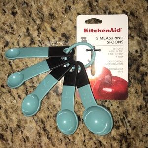 Measuring spoons